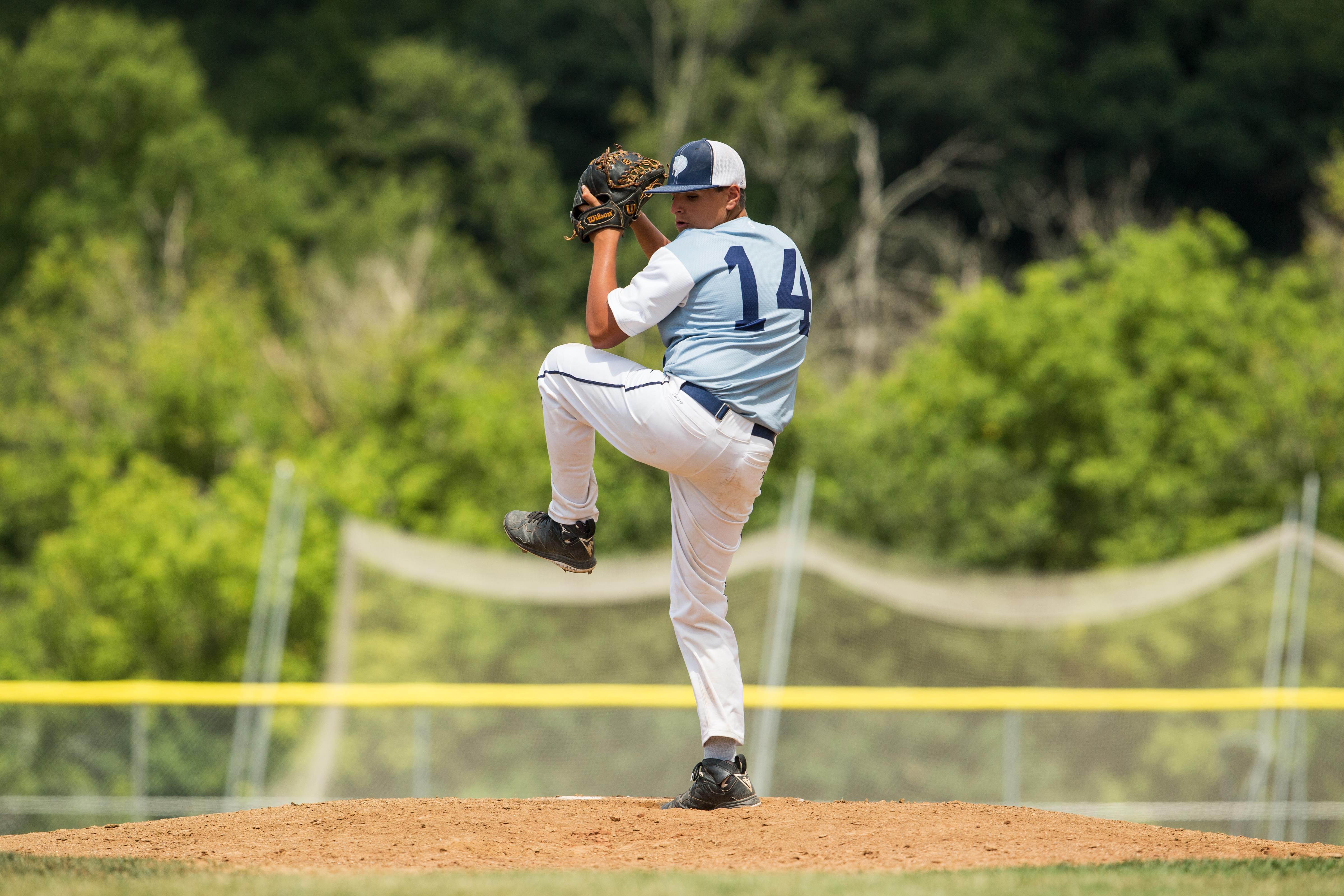 baseball-pitching-tips-how-to-stay-balanced-while-delivering-a-pitch