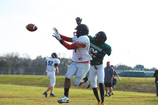 football defensive back, pass coverage
