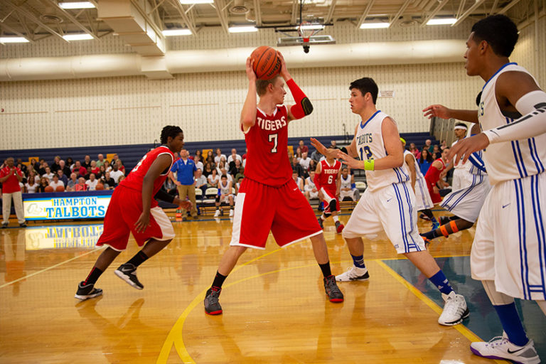 Basketball Passing The Bounce Pass PRO TIPS by DICK'S Sporting Goods