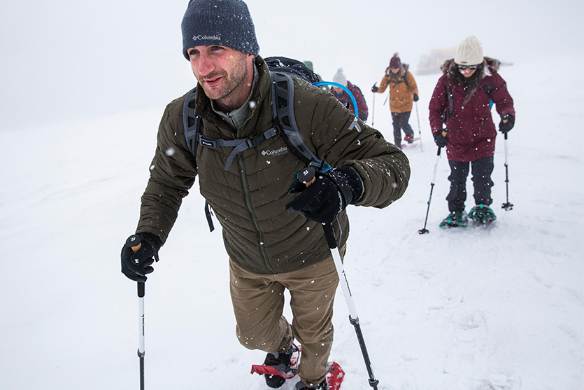 Snowshoeing Basics: How to Properly Put on Your Snowshoes | PRO TIPS by ...